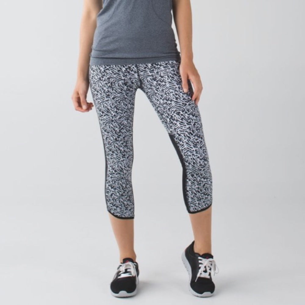 Lululemon Pace Pusher Crop Mini Brushed Animal